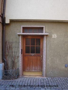 a door, Esslingen, Germany - http://deutschland.okoshi-yasu.net/